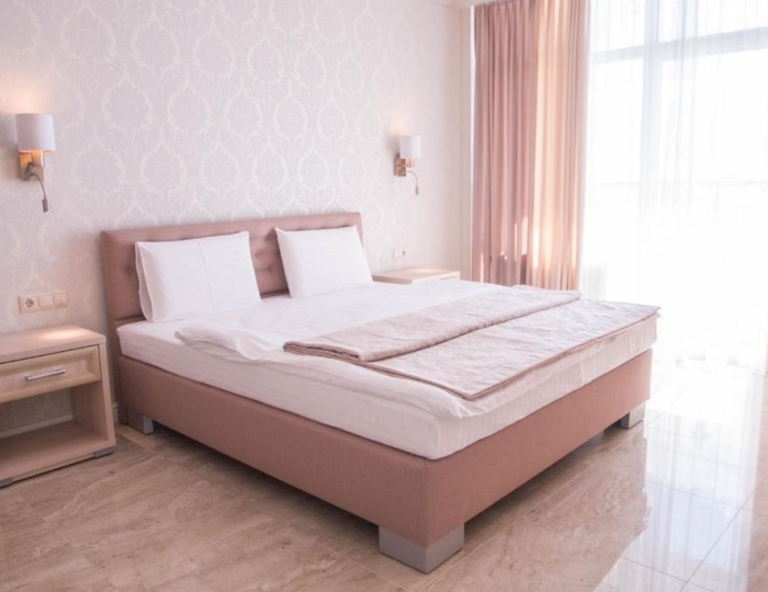 Люкс 2-местный 2-комнатный, корпус  "Сон у моря" - Дом отдыха «Им. Челюскинцев» Гагра